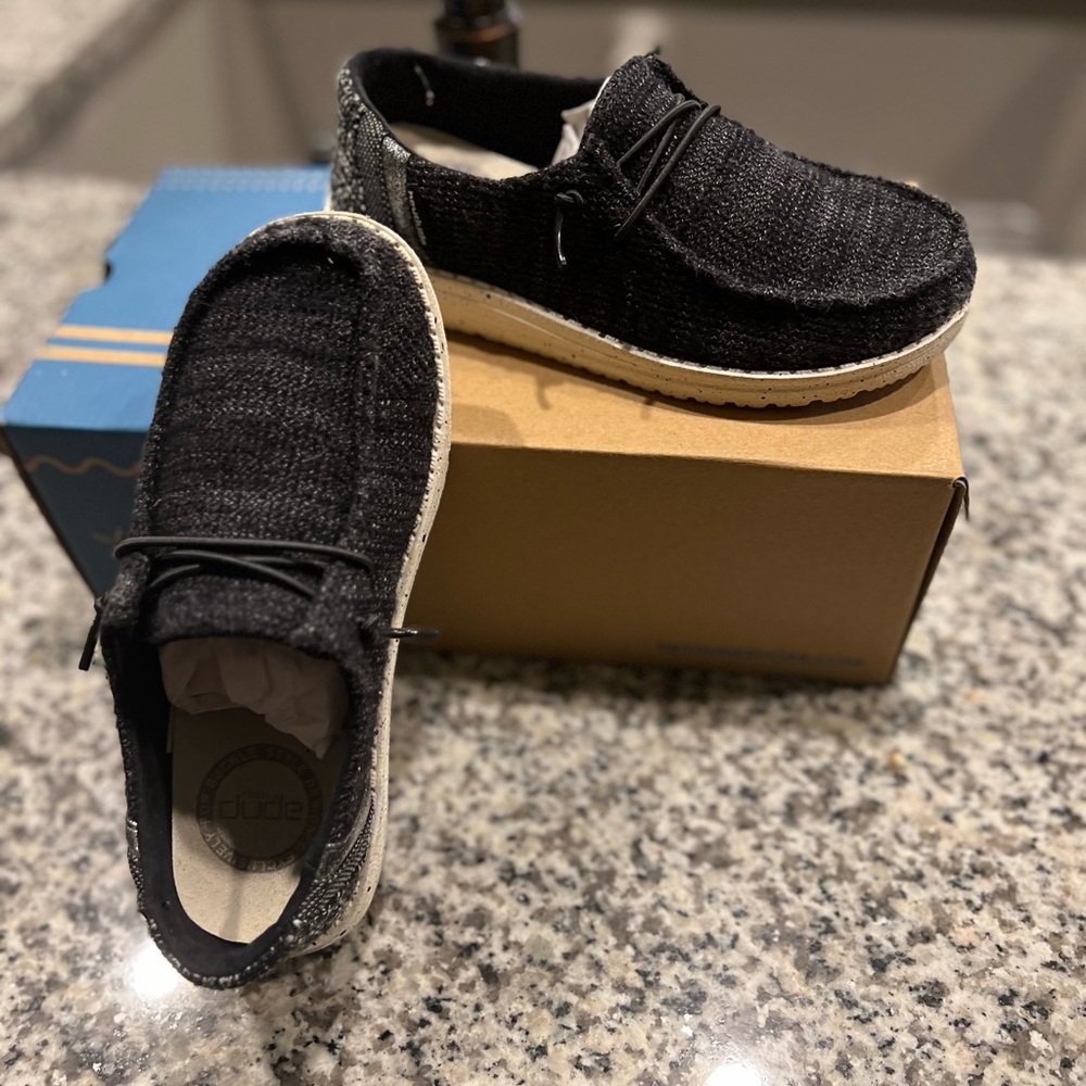 Hey Dude Youth Wendy Double black Shoes size 1